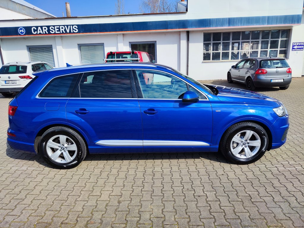 Audi Q7 S line 3.0TDI q.200kW 8AT 7míst,ČR,DPH,TZ,2x Kola