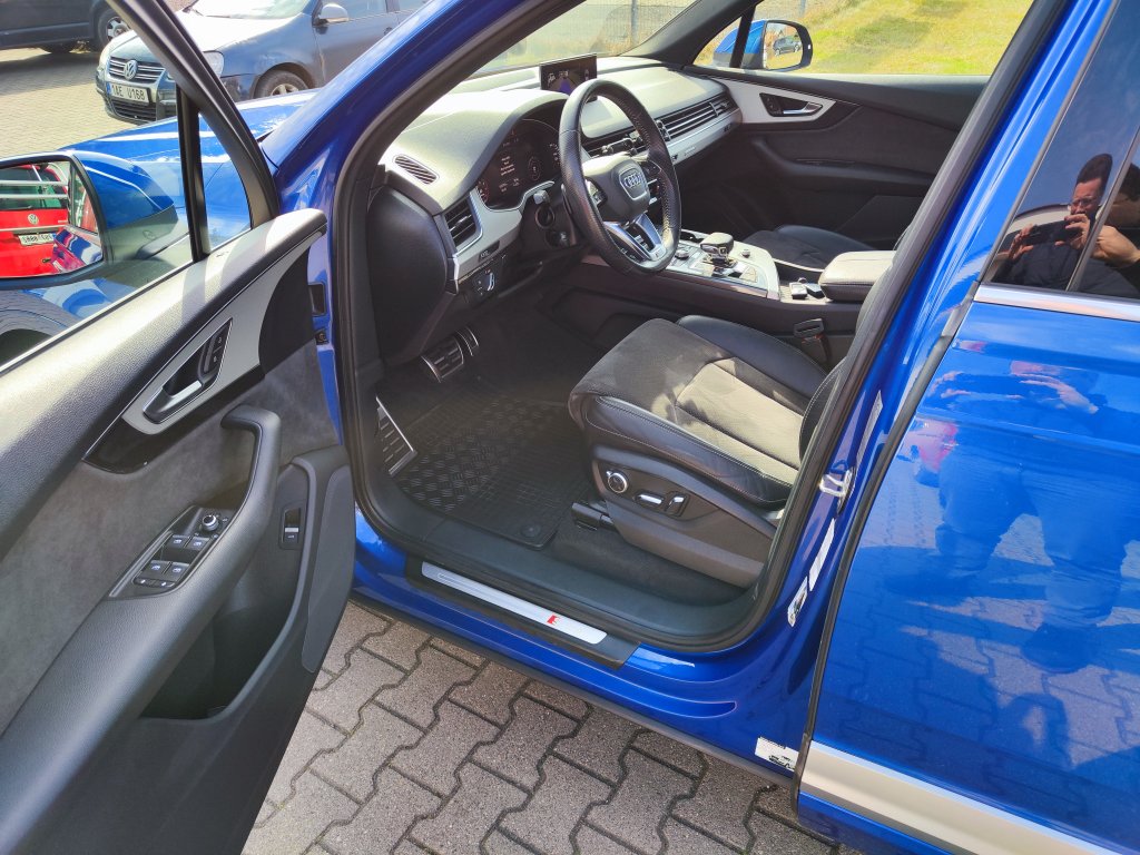 Audi Q7 S line 3.0TDI q.200kW 8AT 7míst,ČR,DPH,TZ,2x Kola