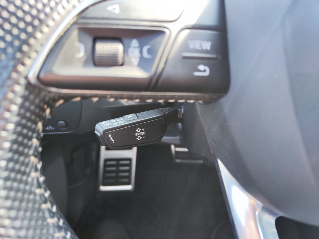 Audi Q7 S line 3.0TDI q.200kW 8AT 7míst,ČR,DPH,TZ,2x Kola