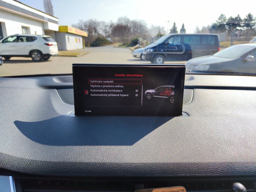 Audi Q7 S line 3.0TDI q.200kW 8AT 7míst,ČR,DPH,TZ,2x Kola