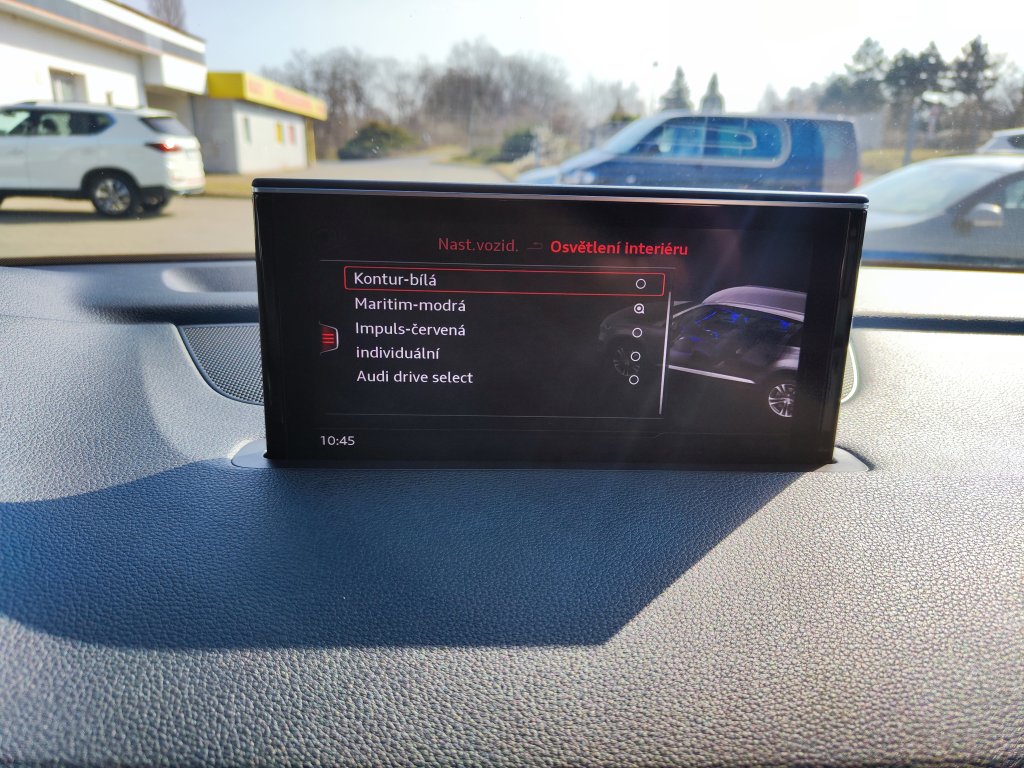 Audi Q7 S line 3.0TDI q.200kW 8AT 7míst,ČR,DPH,TZ,2x Kola