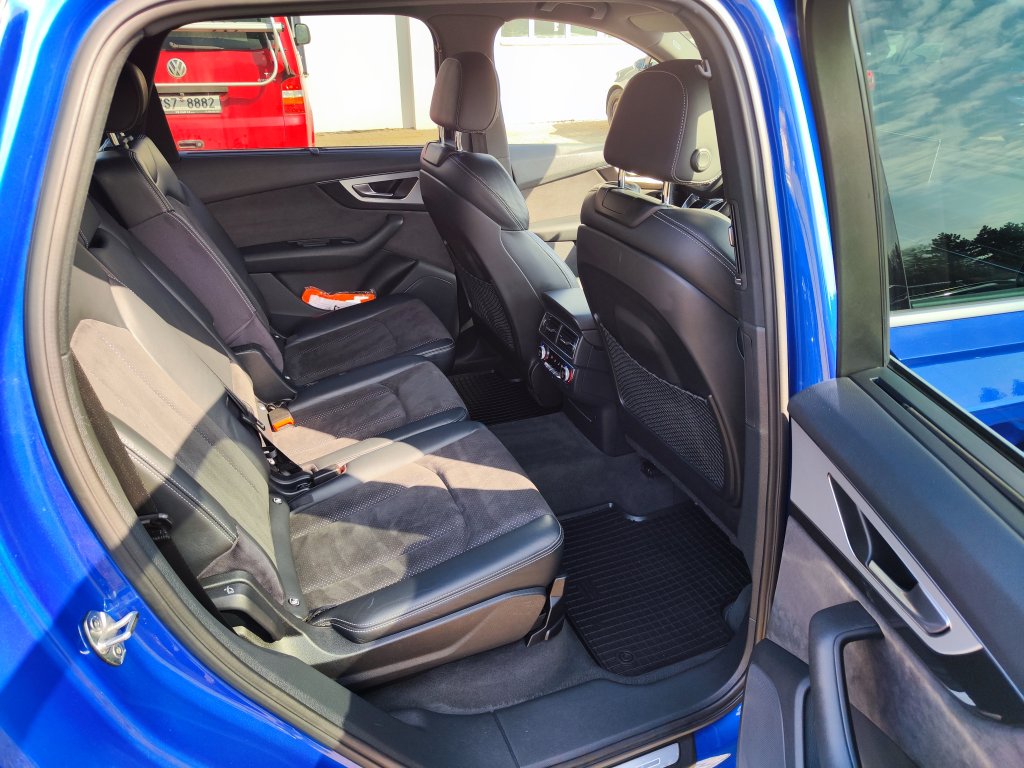 Audi Q7 S line 3.0TDI q.200kW 8AT 7míst,ČR,DPH,TZ,2x Kola