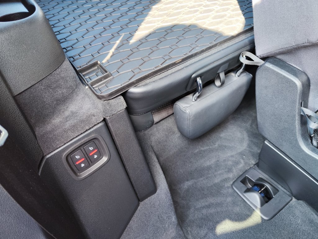 Audi Q7 S line 3.0TDI q.200kW 8AT 7míst,ČR,DPH,TZ,2x Kola
