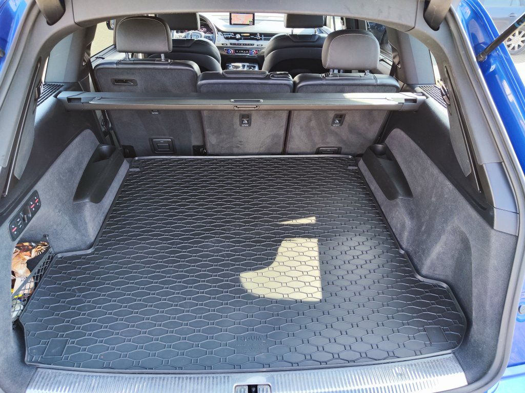 Audi Q7 S line 3.0TDI q.200kW 8AT 7míst,ČR,DPH,TZ,2x Kola