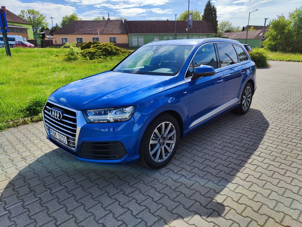 Audi Q7 S line 3.0TDI q.200kW 8AT 7míst,ČR,DPH,TZ,2x Kola