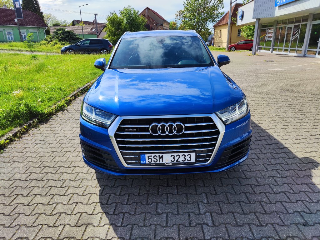 Audi Q7 S line 3.0TDI q.200kW 8AT 7míst,ČR,DPH,TZ,2x Kola