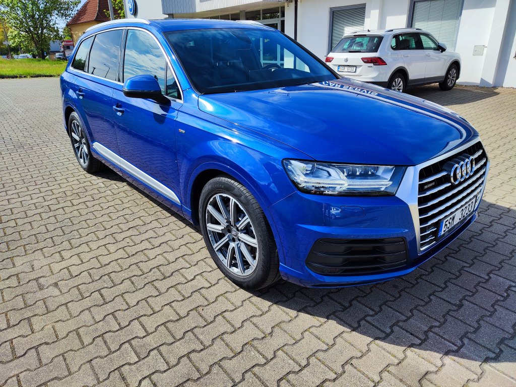 Audi Q7 S line 3.0TDI q.200kW 8AT 7míst,ČR,DPH,TZ,2x Kola