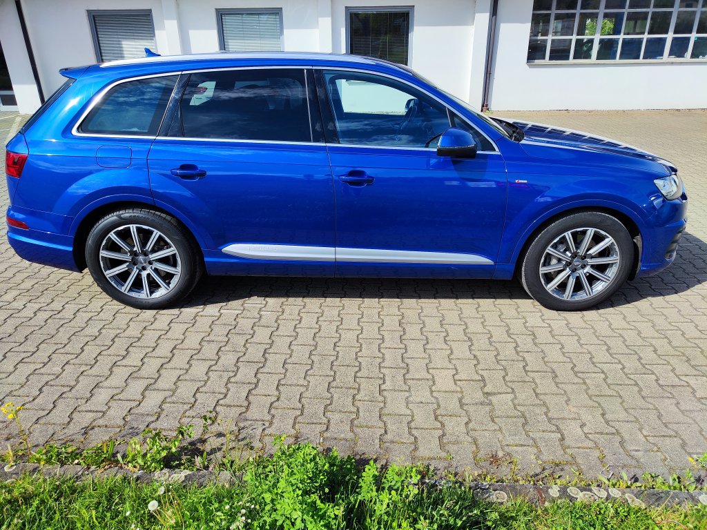 Audi Q7 S line 3.0TDI q.200kW 8AT 7míst,ČR,DPH,TZ,2x Kola