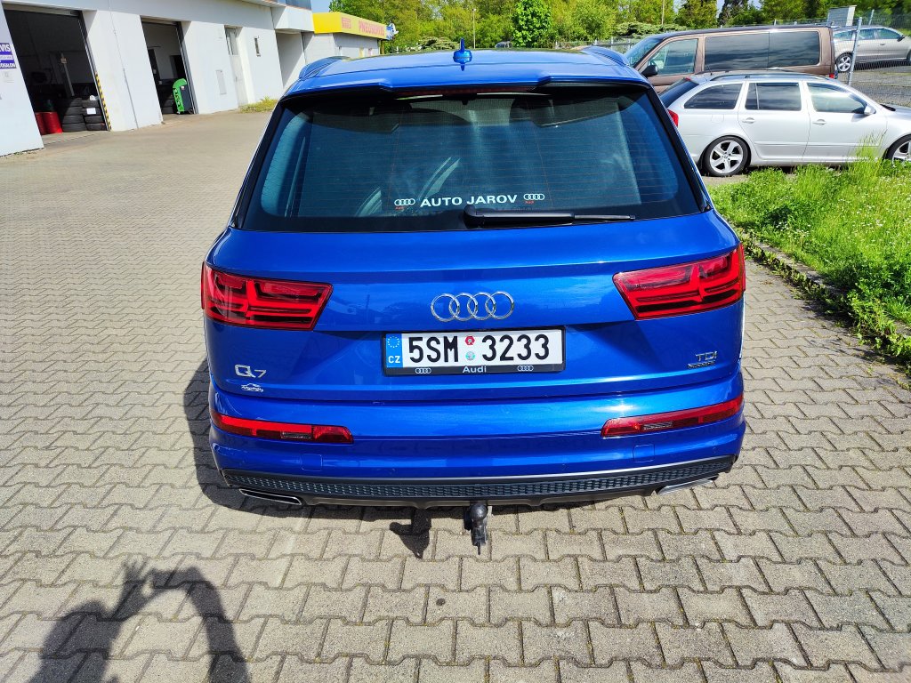 Audi Q7 S line 3.0TDI q.200kW 8AT 7míst,ČR,DPH,TZ,2x Kola