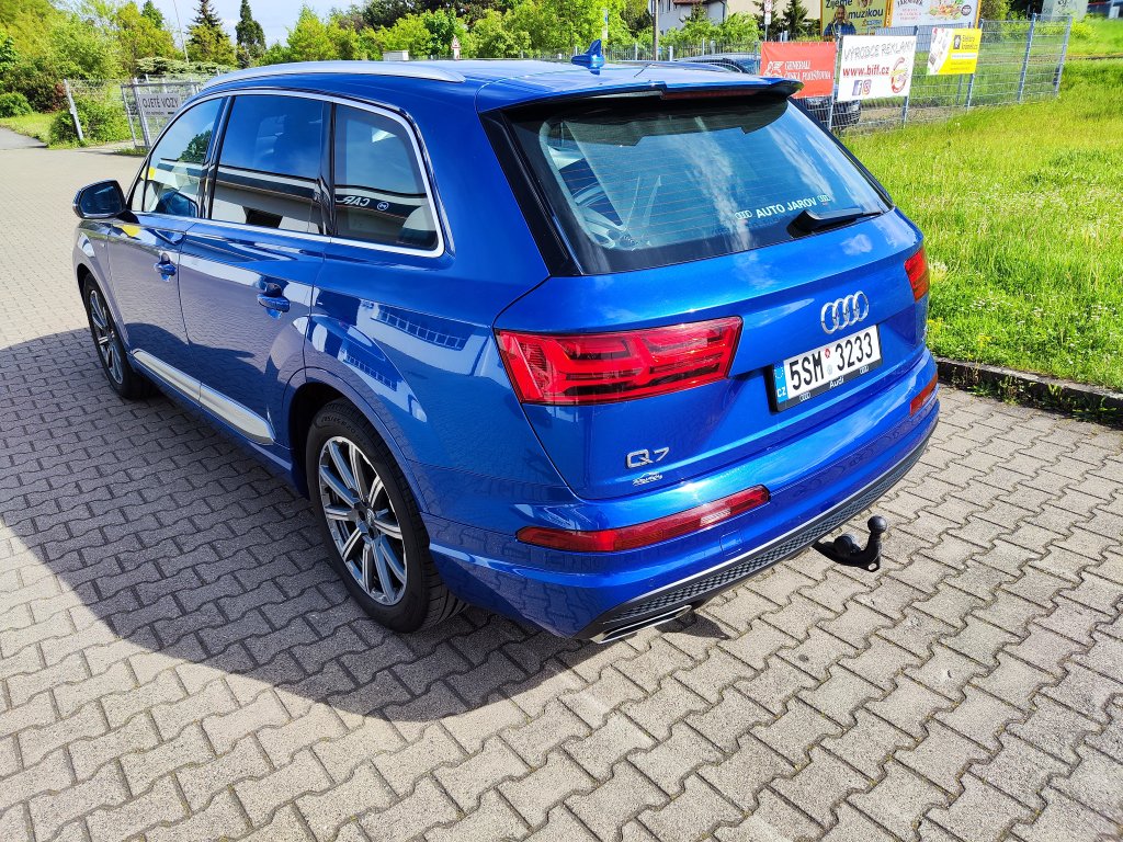Audi Q7 S line 3.0TDI q.200kW 8AT 7míst,ČR,DPH,TZ,2x Kola