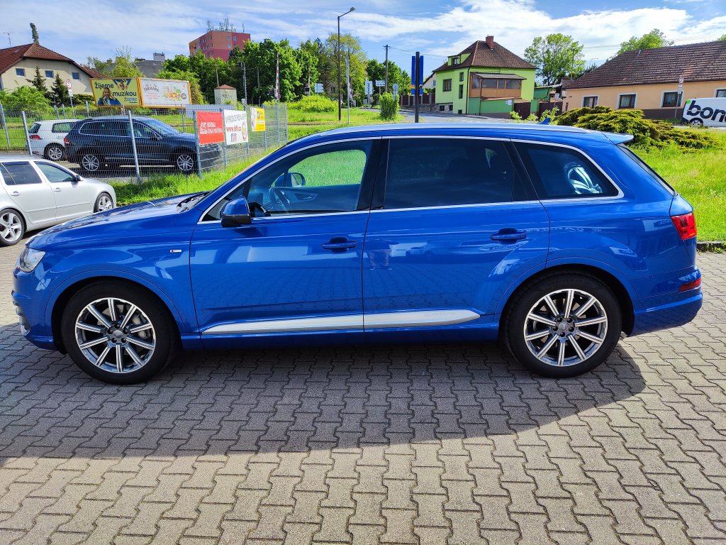 Audi Q7 S line 3.0TDI q.200kW 8AT 7míst,ČR,DPH,TZ,2x Kola