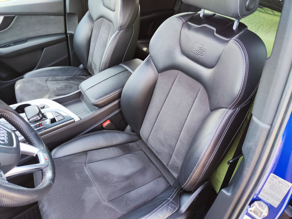Audi Q7 S line 3.0TDI q.200kW 8AT 7míst,ČR,DPH,TZ,2x Kola