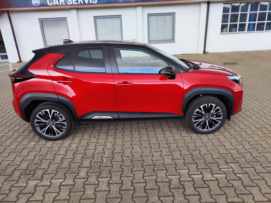Toyota YARIS CROSS Executive Hybrid(HEV),ČR,1.MAJITEL,DPH,Pův.lak,2xPneu