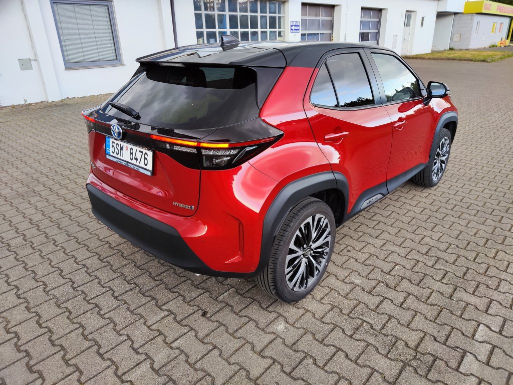 Toyota YARIS CROSS Executive Hybrid(HEV),ČR,1.MAJITEL,DPH,Pův.lak,2xPneu