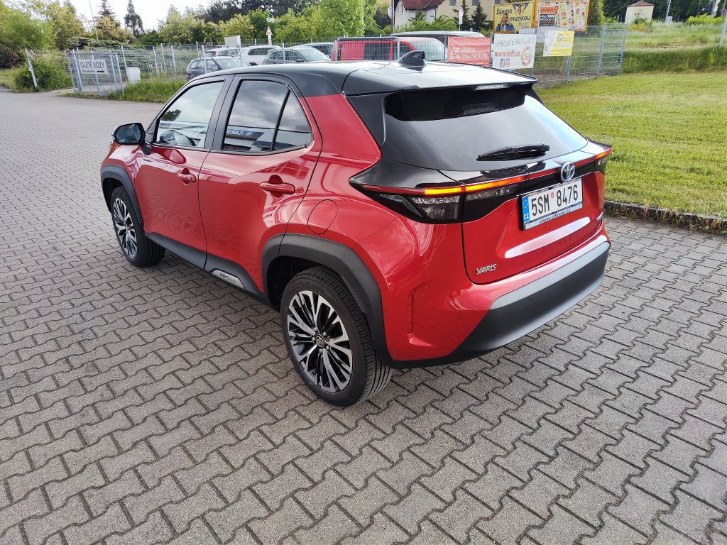 Toyota YARIS CROSS Executive Hybrid(HEV),ČR,1.MAJITEL,DPH,Pův.lak,2xPneu