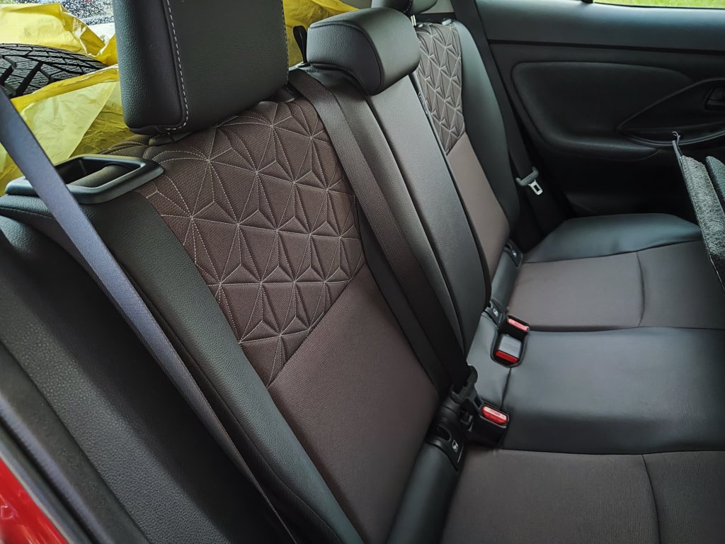 Toyota YARIS CROSS Executive Hybrid(HEV),ČR,1.MAJITEL,DPH,Pův.lak,2xPneu