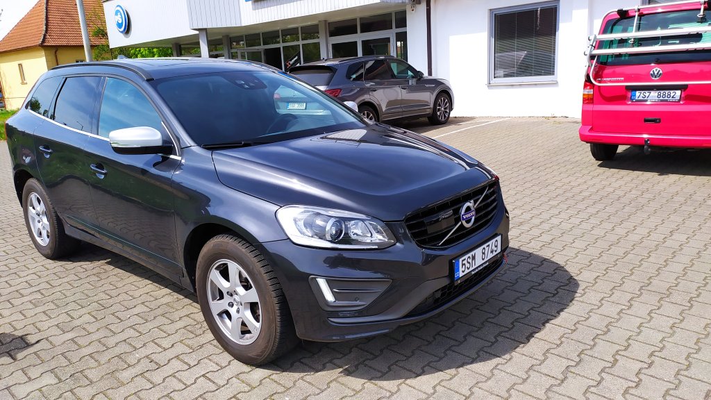 Volvo XC60 D4 5ti válec 2.4 140kW R-DESIGN AWD 6AT, TZ, Nez.Topení, DPH