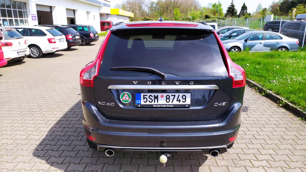Volvo XC60 D4 5ti válec 2.4 140kW R-DESIGN AWD 6AT, TZ, Nez.Topení, DPH