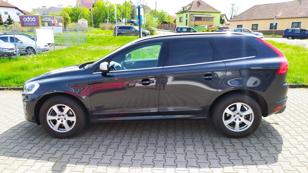 Volvo XC60 D4 5ti válec 2.4 140kW R-DESIGN AWD 6AT, TZ, Nez.Topení, DPH