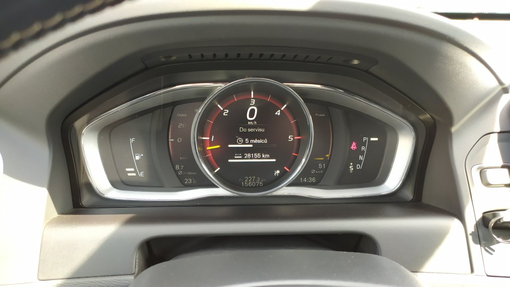 Volvo XC60 D4 5ti válec 2.4 140kW R-DESIGN AWD 6AT, TZ, Nez.Topení, DPH