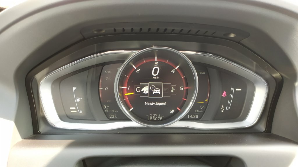Volvo XC60 D4 5ti válec 2.4 140kW R-DESIGN AWD 6AT, TZ, Nez.Topení, DPH