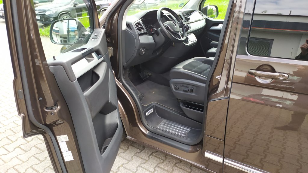 VW MULTIVAN Highline 2.0 TDI 110kW 4M 7DSG,ČR,1.MAJITEL +Spací Vestavba