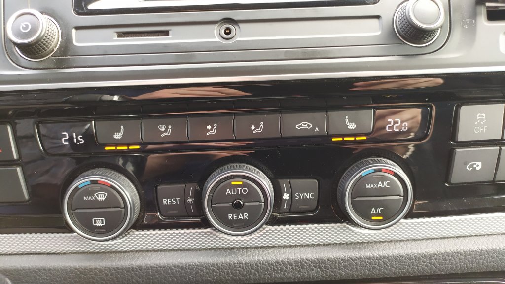 VW MULTIVAN Highline 2.0 TDI 110kW 4M 7DSG,ČR,1.MAJITEL +Spací Vestavba