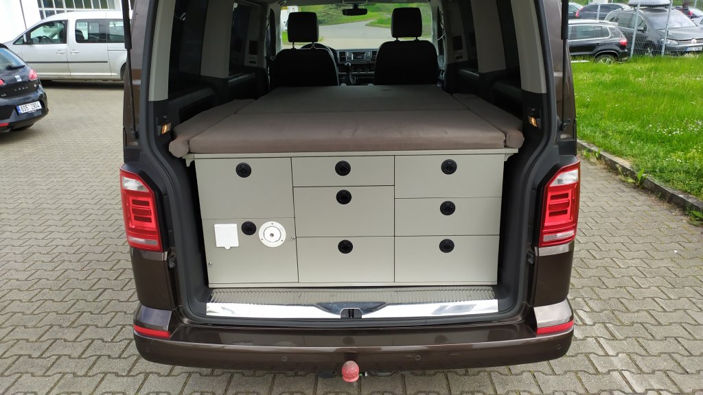VW MULTIVAN Highline 2.0 TDI 110kW 4M 7DSG,ČR,1.MAJITEL +Spací Vestavba
