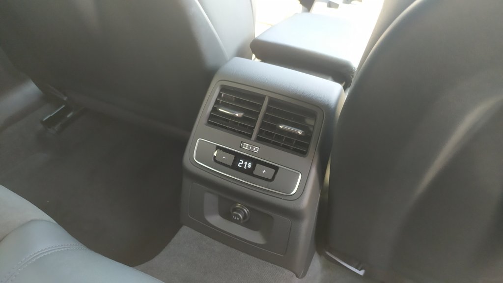 Audi A4 ALLROAD 3.0 TDI V6 quattro S tronic,ČR,1.M.,DPH,jen 78 tis.km!