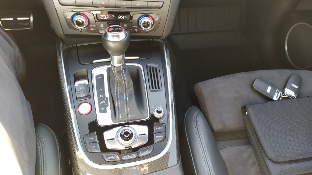 Audi SQ5 3.0 TDI 230kW quattro 8AT,ČR,DPH,TZ, 2x sada 20" pneu,B&O