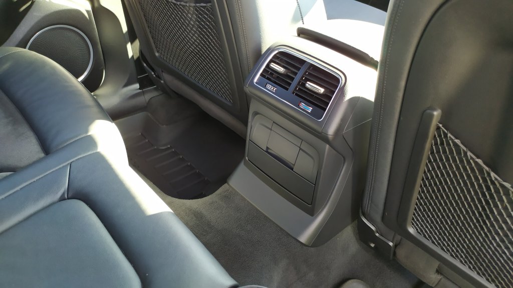 Audi SQ5 3.0 TDI 230kW quattro 8AT,ČR,DPH,TZ, 2x sada 20" pneu,B&O