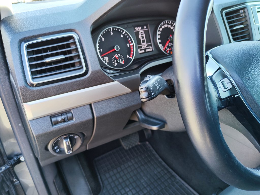 VW AMAROK Highline V6 3.0 TDI 150 kW 4M 8AT,ČR,1.M,jen 33 tkm!TZ,LED