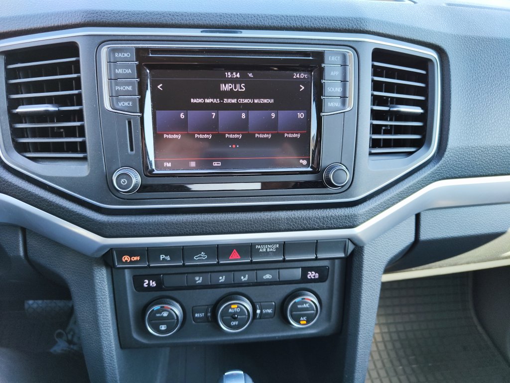 VW AMAROK Highline V6 3.0 TDI 150 kW 4M 8AT,ČR,1.M,jen 33 tkm!TZ,LED