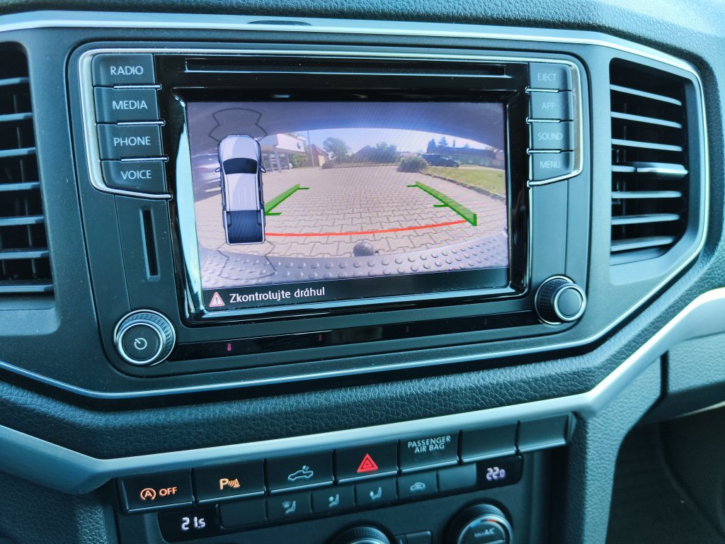 VW AMAROK Highline V6 3.0 TDI 150 kW 4M 8AT,ČR,1.M,jen 33 tkm!TZ,LED