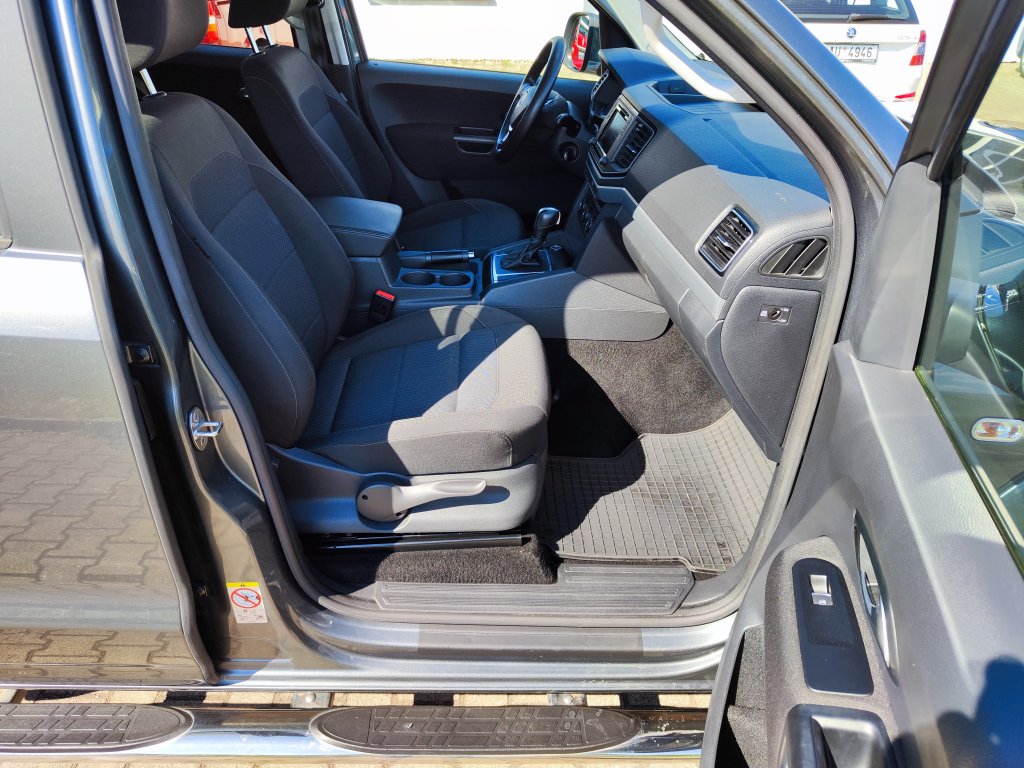 VW AMAROK Highline V6 3.0 TDI 150 kW 4M 8AT,ČR,1.M,jen 33 tkm!TZ,LED
