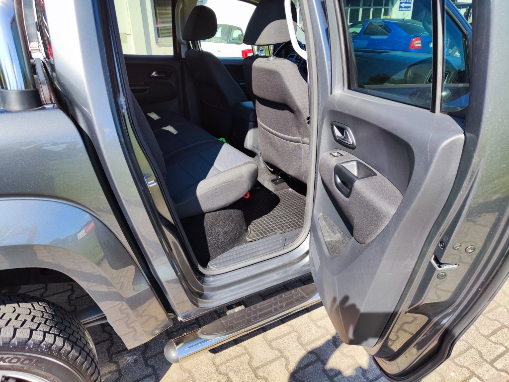 VW AMAROK Highline V6 3.0 TDI 150 kW 4M 8AT,ČR,1.M,jen 33 tkm!TZ,LED