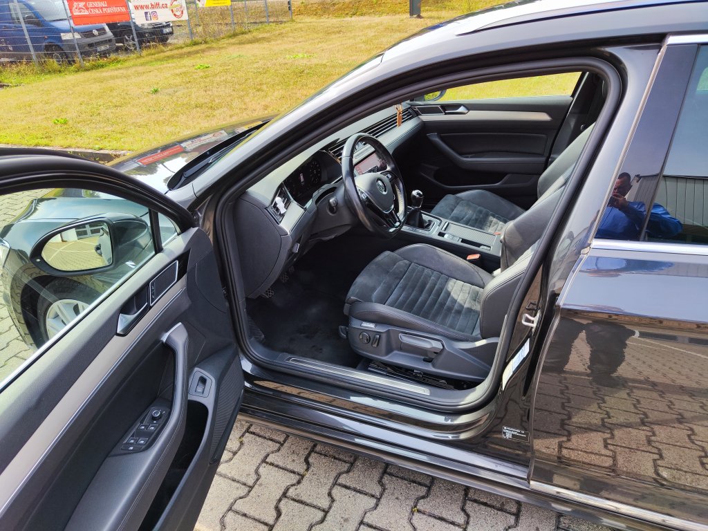 VW PASSAT VARIANT HL R-LINE 2.0 TDI 110 kW 6st.Manuál,TZ,2x Kola,DPH